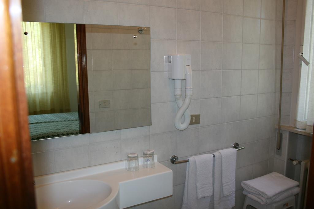 Albergo Da Siro Misano Adriatico Room photo