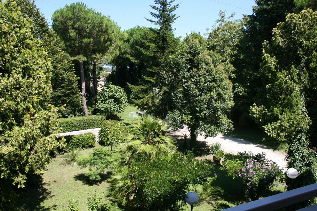 Albergo Da Siro Misano Adriatico Exterior photo