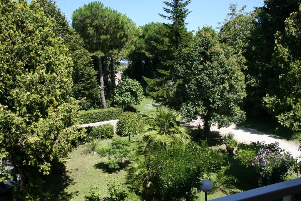Albergo Da Siro Misano Adriatico Exterior photo