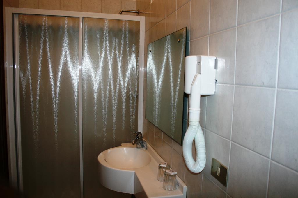 Albergo Da Siro Misano Adriatico Room photo